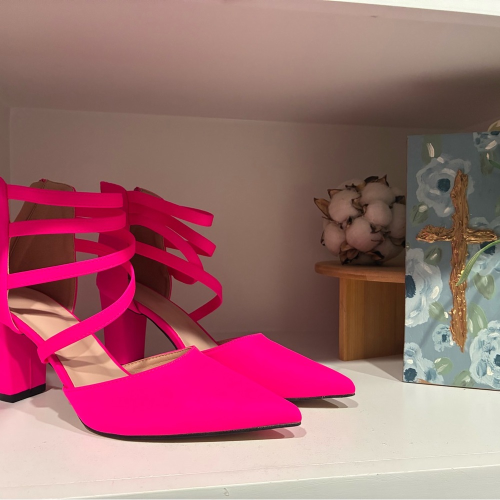 Stylish Women's Hot Pink Strappy Block Heel Pumps